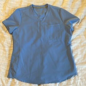 Fabletics scrub top Vital 1-pocket Ciel blue similar to figs